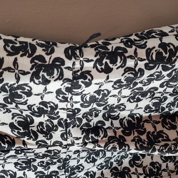 Tea-Length Dress with Black Cabbage Rose Print Size 12 - Picture 3 of 9